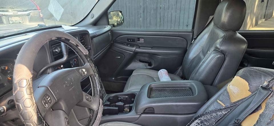 2003 Chevrolet Avalanche 1500 Sport view 4