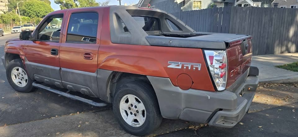 2003 Chevrolet Avalanche 1500 Sport view 5