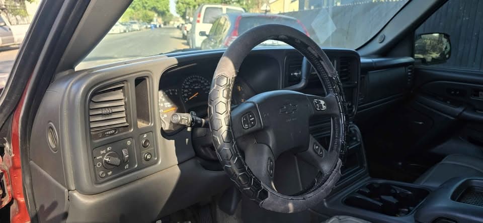 2003 Chevrolet Avalanche 1500 Sport view 6