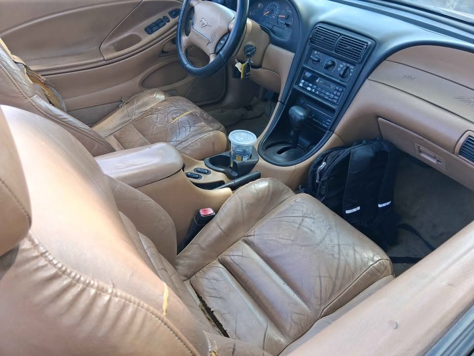 1998 Ford Mustang GT view 4