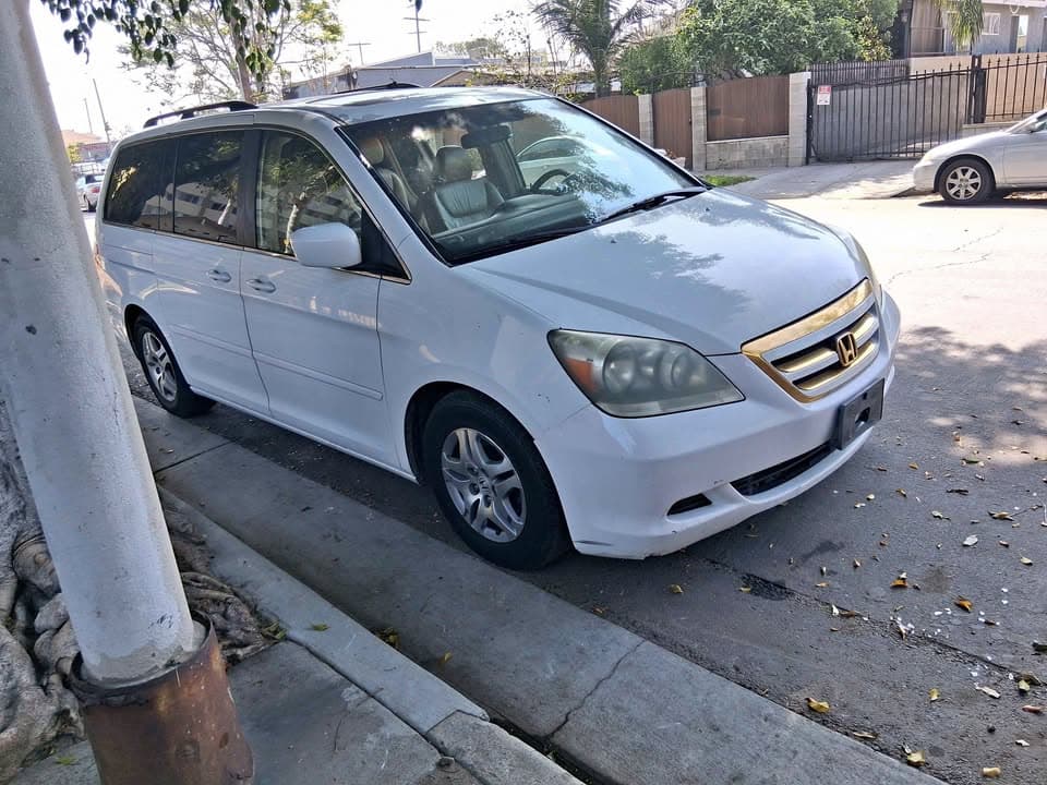 2005 Honda Odyssey EX view 4