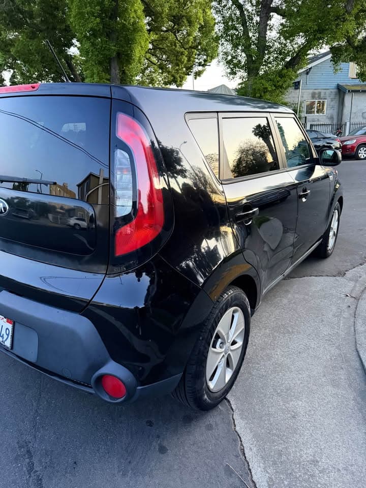 2015 Kia Soul Base view 2