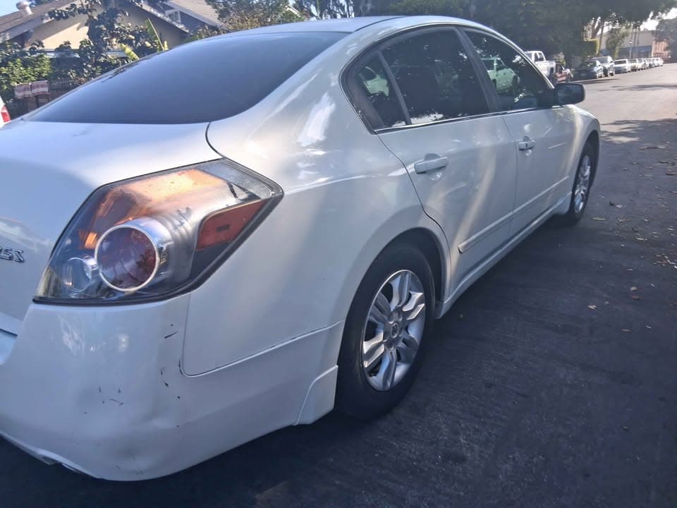2010 Nissan Altima 2.5 S view 3