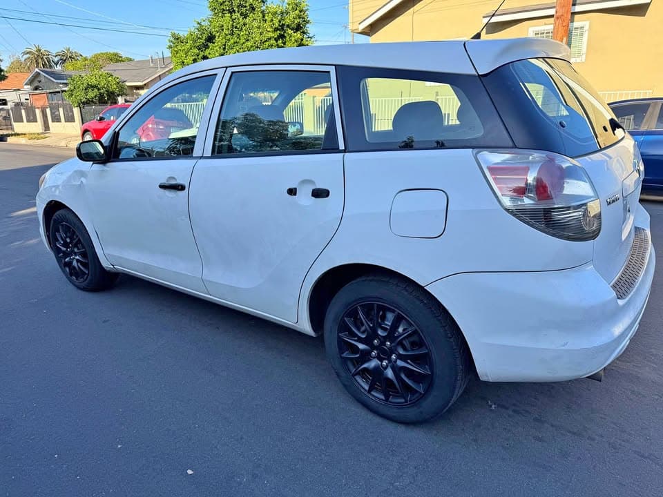 2005 Toyota Matrix S Sport view 4