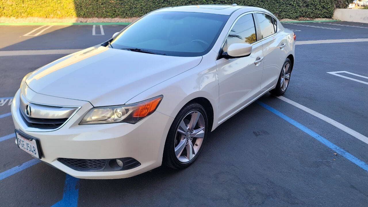 2015 Acura ILX 2.0L w/Tech